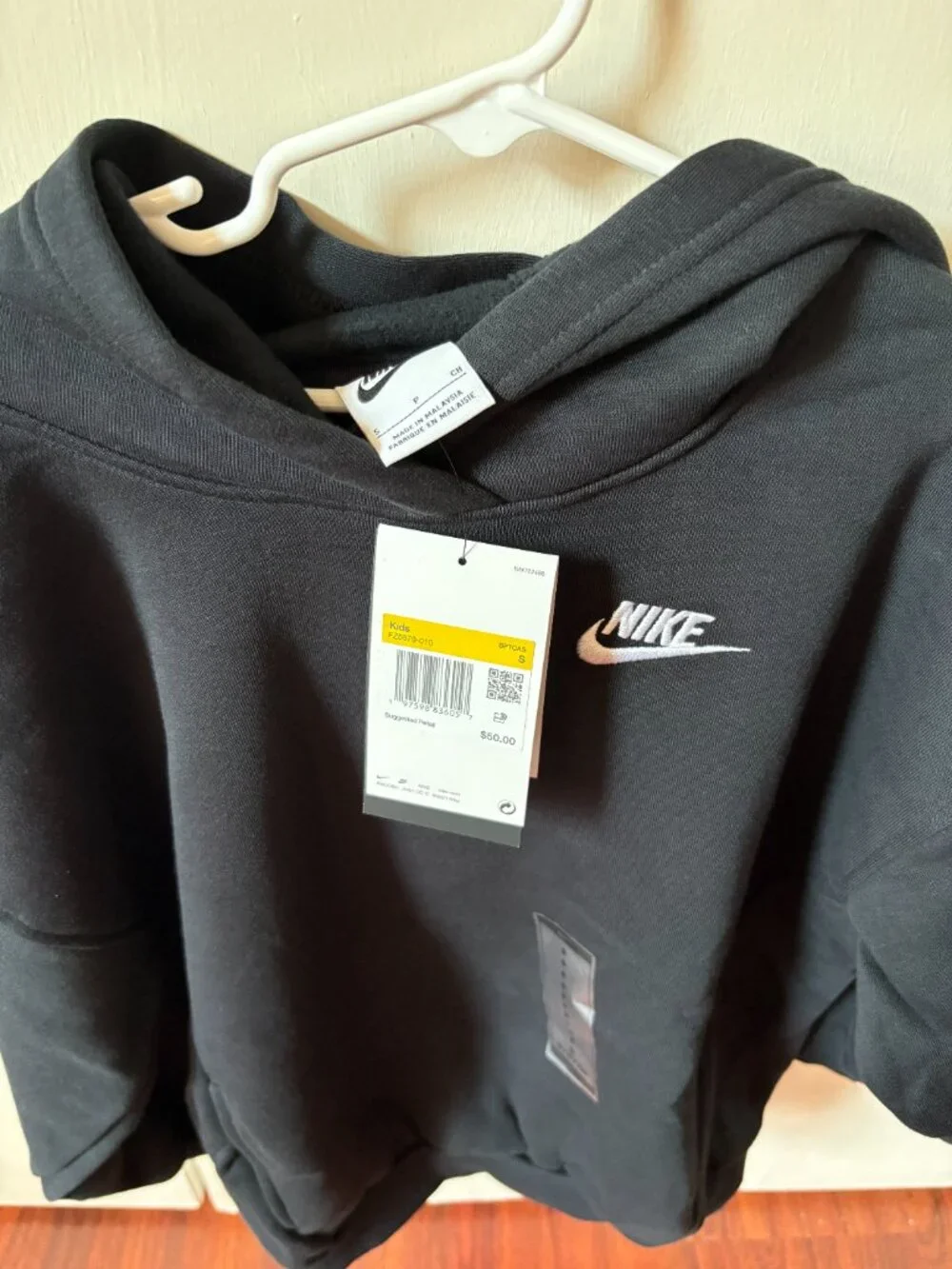 Nike Sportswear Club Fleece Hoodie Kids Small Black NWT Embroidered Logo FZ5579-